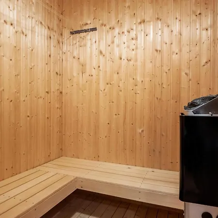Feriehus Lovely In With Sauna
